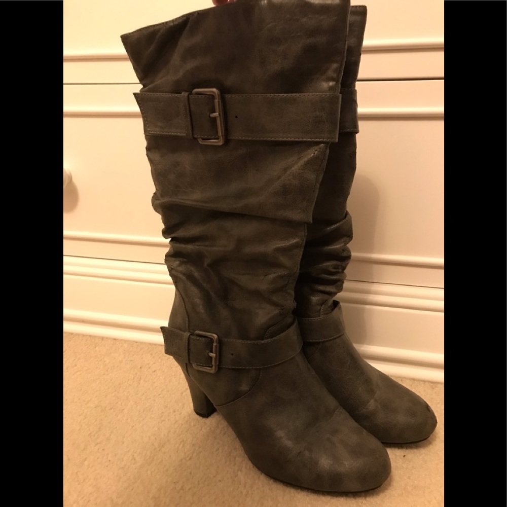 Mid-calf gray boots